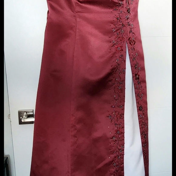 Graduation Dress/Gown - Picture 3 of 9